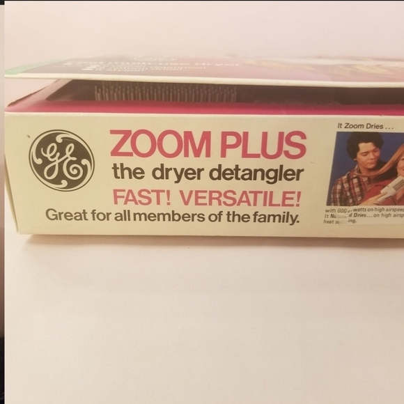 Zoom plus the dryer detangler with attachments. - Picture 5 of 11